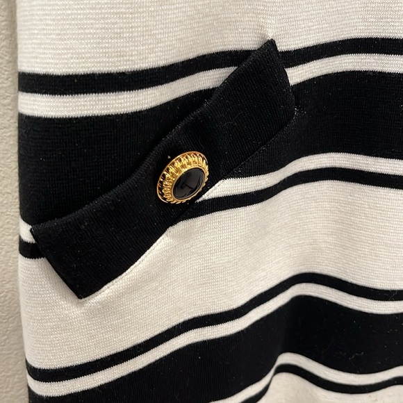 Cotton black/off-white A-line dress new never worn front pockets w/nice buttons - Picture 2 of 12